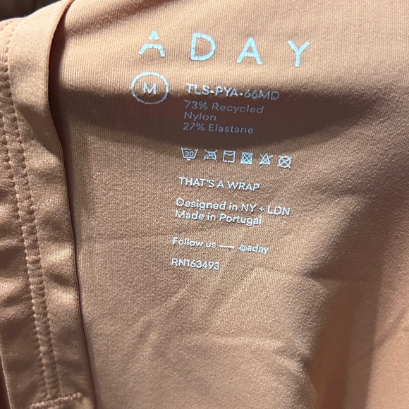 ADAY That's A Wrap Top M - Picture 7 of 7